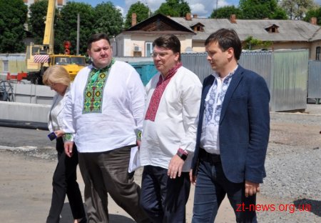 Ігор Гундич показав Міністру молоді та спорту, як відновлюють стадіон «Полісся»