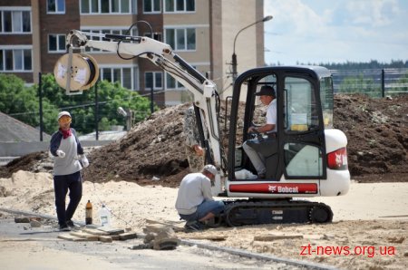 Ігор Гундич показав Міністру молоді та спорту, як відновлюють стадіон «Полісся»