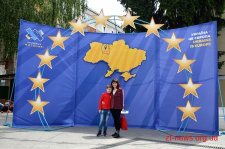 На Михайлівській облаштували фотозони «Подорож Європою»