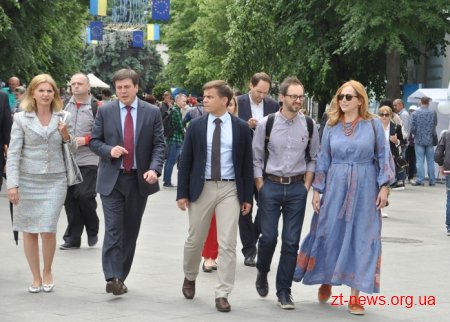 На Михайлівській облаштували фотозони «Подорож Європою»