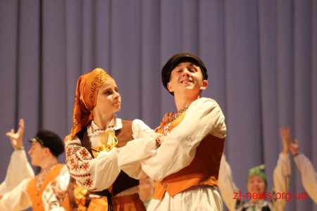 В драмтеатрі відбувся звітний концерт хореографічного ансамблю «Сонечко»