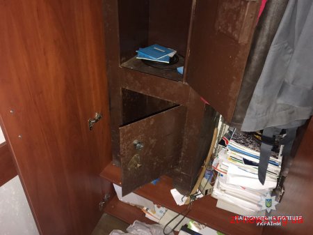 На територію гранітного кар’єру, що у смт. Головино, увірвалась група чоловіків у камуфляжному одязі