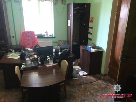 На територію гранітного кар’єру, що у смт. Головино, увірвалась група чоловіків у камуфляжному одязі