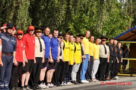 На Чемпіонаті області з пожежно-прикладного спорту змагаються 250 рятувальників