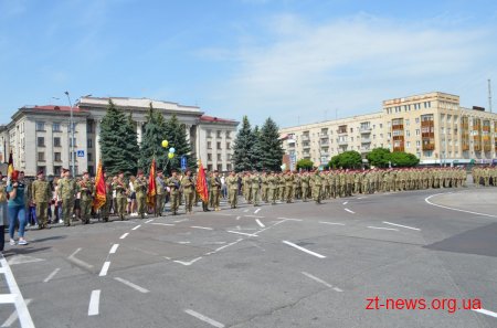 На Майдані Соборному відбулася урочиста зустріч військовослужбовців 95-ї бригади