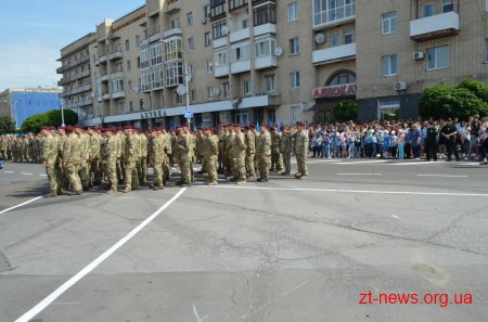 На Майдані Соборному відбулася урочиста зустріч військовослужбовців 95-ї бригади