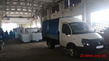 На Житомирщині фальсифікований алкоголь виготовляли з рідини для омивання автомобільного скла