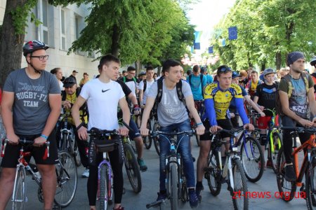 Більше тисячі велосипедистів проїхали вулицями Житомира