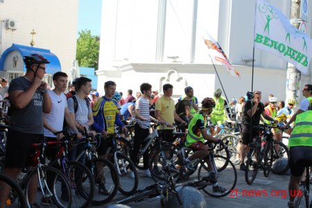 Більше тисячі велосипедистів проїхали вулицями Житомира