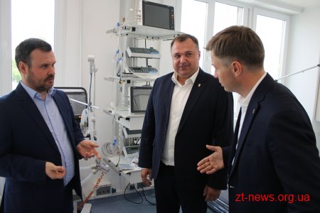 Керівники області разом із депутатами відкрили оновлене «інсультне» відділення в обласній лікарні