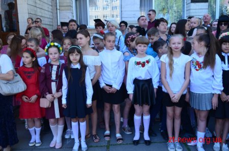 У школах міста відзначають закінчення навчального року