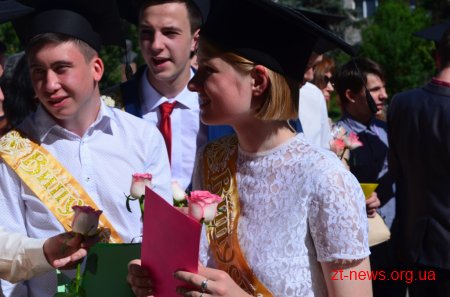 У школах міста відзначають закінчення навчального року