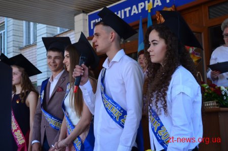У школах міста відзначають закінчення навчального року