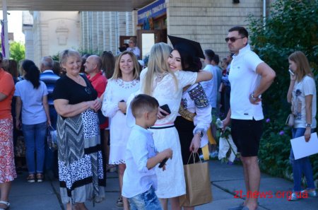 У школах міста відзначають закінчення навчального року