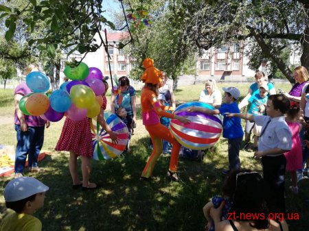 15 маленьких житомирян отримали абонементи на курси іпотерапії