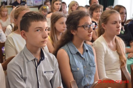 32 учні отримали свідоцтва про закінчення художньої школи