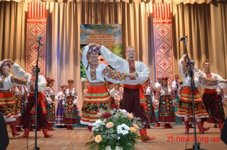 Вдруге у Житомирі пройшов Всеукраїнський фестиваль імені Івана Сльоти «А льон цвіте...»