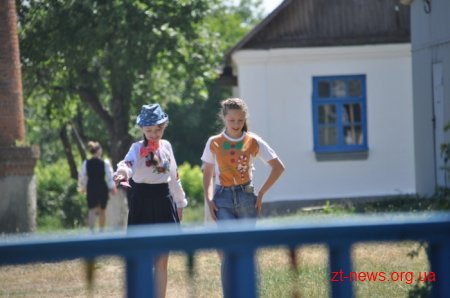 На базі гімназії у Високівській ОТГ відкрили новий футбольний майданчик