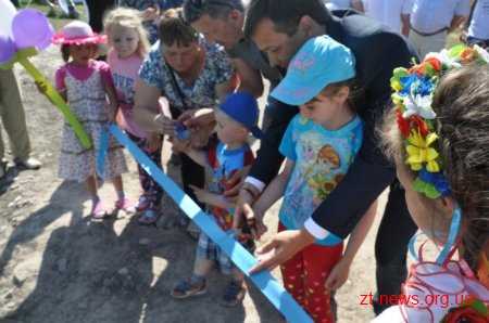 На базі гімназії у Високівській ОТГ відкрили новий футбольний майданчик