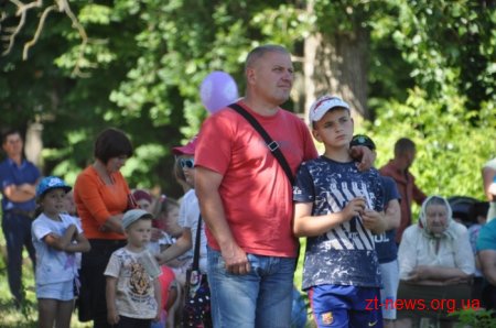 На базі гімназії у Високівській ОТГ відкрили новий футбольний майданчик