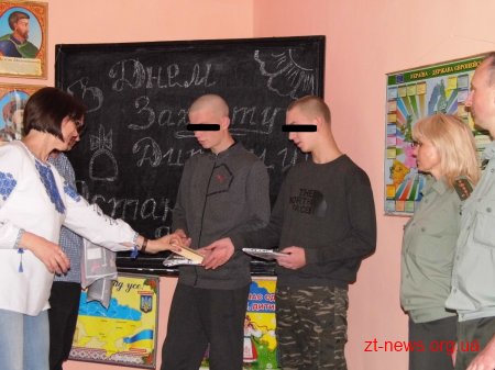 Працівники центру соціальних служб відвідали дітей, які перебувають у слідчому ізоляторі
