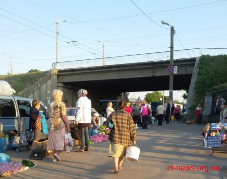 Працівники муніципальної інспекції провели роз’яснювальну роботу щодо недопущення стихійної торгівлі