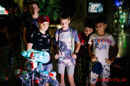 Музей космонавтики ім. С.П. Корольова отримав робота Meccanoid