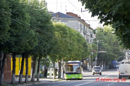 Нові автобуси на маршрутах 53 та 53А курсують містом майже до 24 години