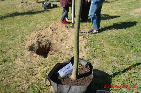 На Смолянському військовому кладовищі висадили Алею Слави Героїв