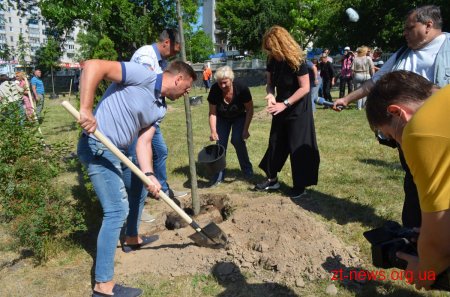 На Смолянському військовому кладовищі висадили Алею Слави Героїв