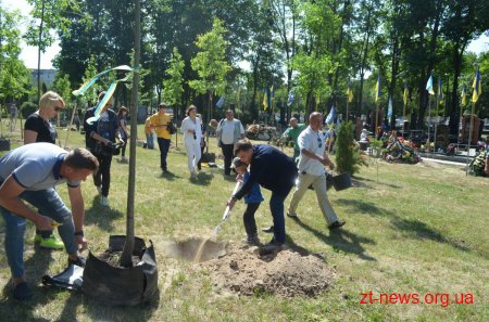 На Смолянському військовому кладовищі висадили Алею Слави Героїв