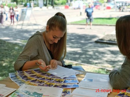 Дискусія щодо відродження скверу на розі Небесної Сотні та Лятошинського зібрала чимало учасників