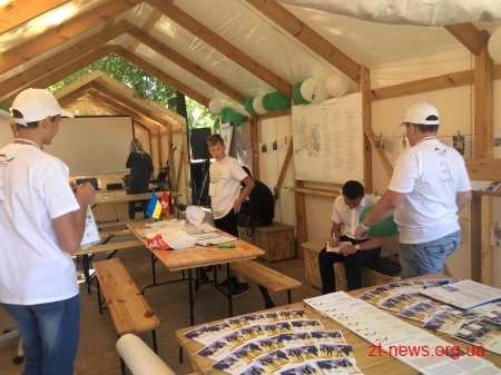 Дискусія щодо відродження скверу на розі Небесної Сотні та Лятошинського зібрала чимало учасників