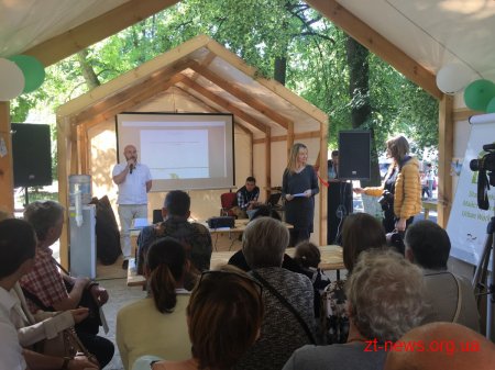 Дискусія щодо відродження скверу на розі Небесної Сотні та Лятошинського зібрала чимало учасників