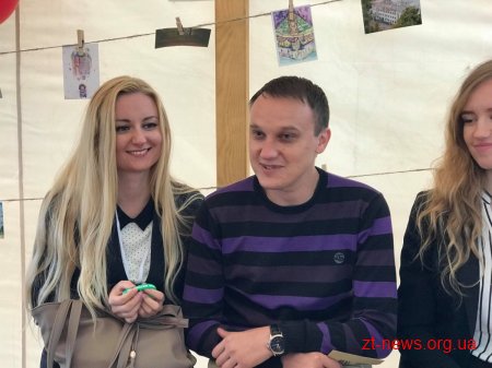 Дискусія щодо відродження скверу на розі Небесної Сотні та Лятошинського зібрала чимало учасників