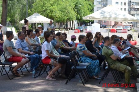 На вул. Пушкінській у Житомирі відбувся «Літературний stand-up»
