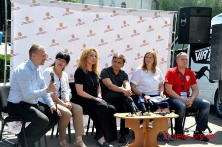Найгучніша автівка України приїхала у Житомир, аби наочно проанонсувати заплановане у місті автошоу