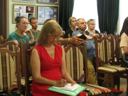 Добровольці та волонтери презентували власну книгу про війну