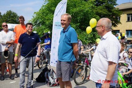 Понад 300 учасників взяли участь у велотурі «Зелене світло для велоруху в громадах»