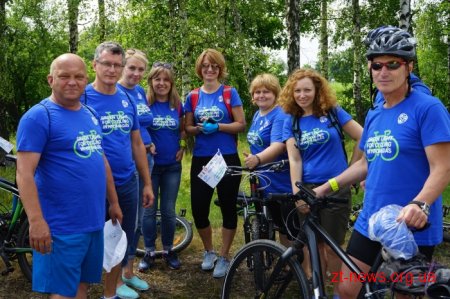 Понад 300 учасників взяли участь у велотурі «Зелене світло для велоруху в громадах»