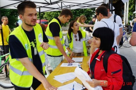 Понад 300 учасників взяли участь у велотурі «Зелене світло для велоруху в громадах»
