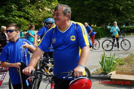 Понад 300 учасників взяли участь у велотурі «Зелене світло для велоруху в громадах»