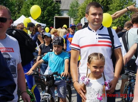Понад 300 учасників взяли участь у велотурі «Зелене світло для велоруху в громадах»