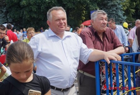 Понад 300 учасників взяли участь у велотурі «Зелене світло для велоруху в громадах»
