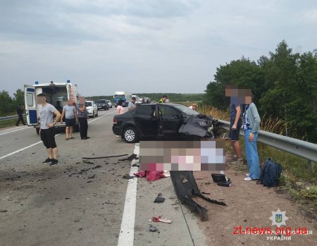 На трасі Київ-Ковель у Лугинському районі сталося лобове зіткнення ВАЗу та Фольксвагена