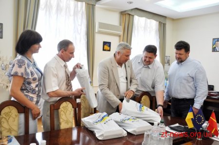 Житомирщина отримала від Федерації сучасного п’ятиборства 4 лазерні пістолети для підготовки дітей