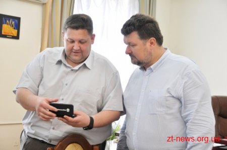 Житомирщина отримала від Федерації сучасного п’ятиборства 4 лазерні пістолети для підготовки дітей