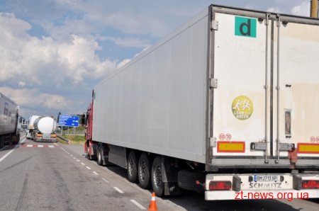 За добу працівники Укратрансбезпеки за перевищення маси вантажу оштрафували перевізників на 70 євро