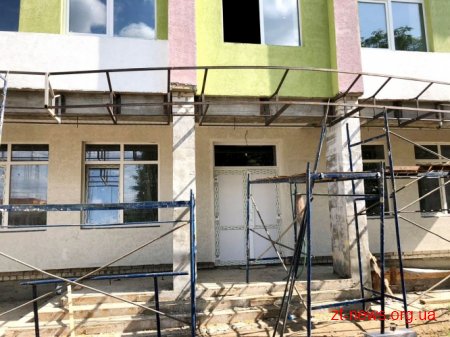 У школі №13 міста Коростень тривають роботи з реконструкції двох блоків