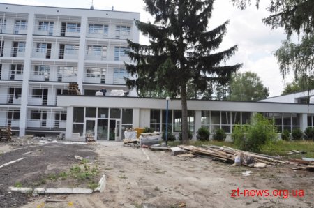 Роман Щебетов перевірив хід виконання робіт у Центрі вертебрології